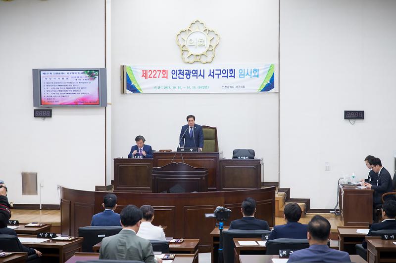 Young-1900.jpg 이미지