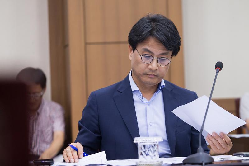 Young-2213.jpg 이미지