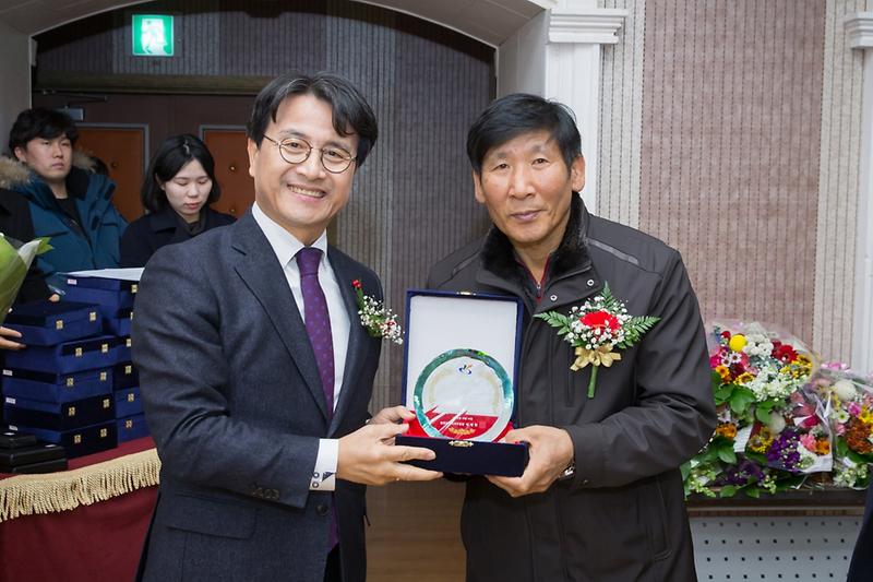 Young-2414.jpg 이미지