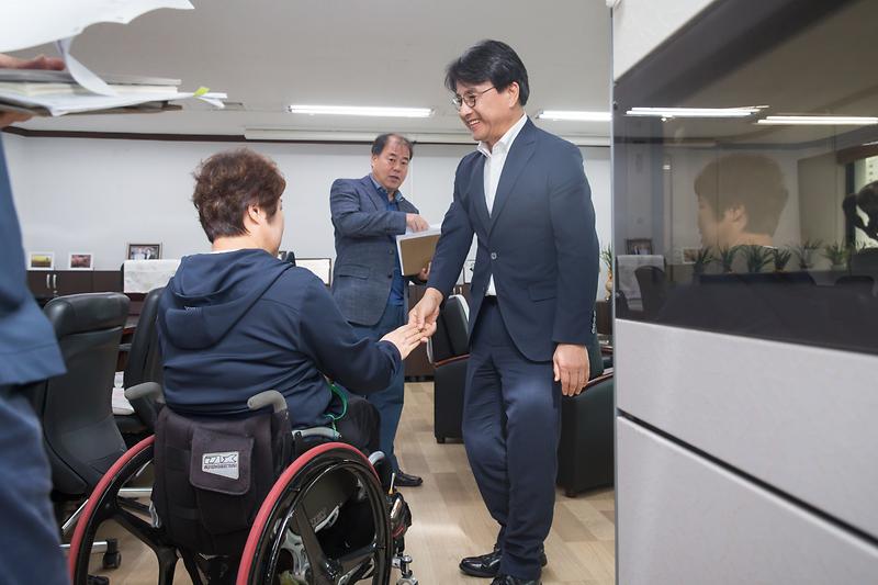 Young-3046.jpg 이미지