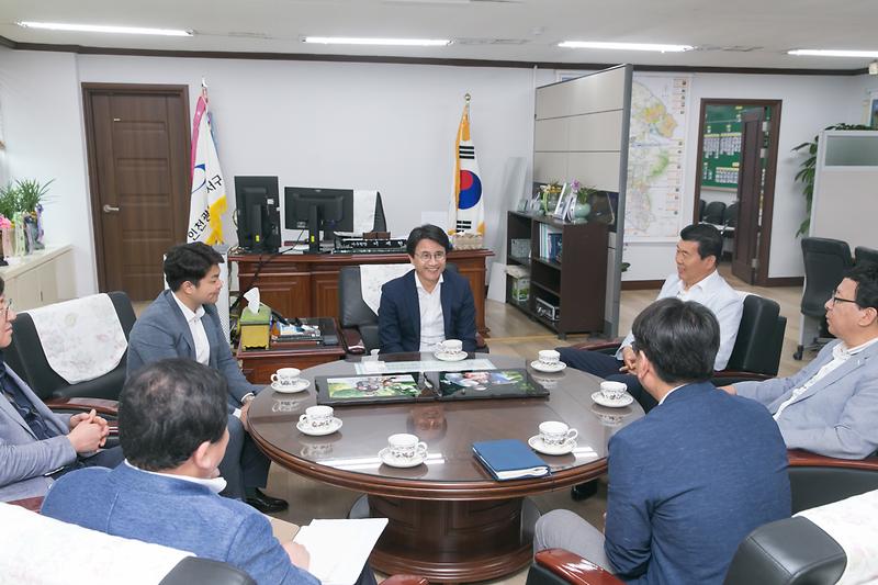 Young-3174.jpg 이미지