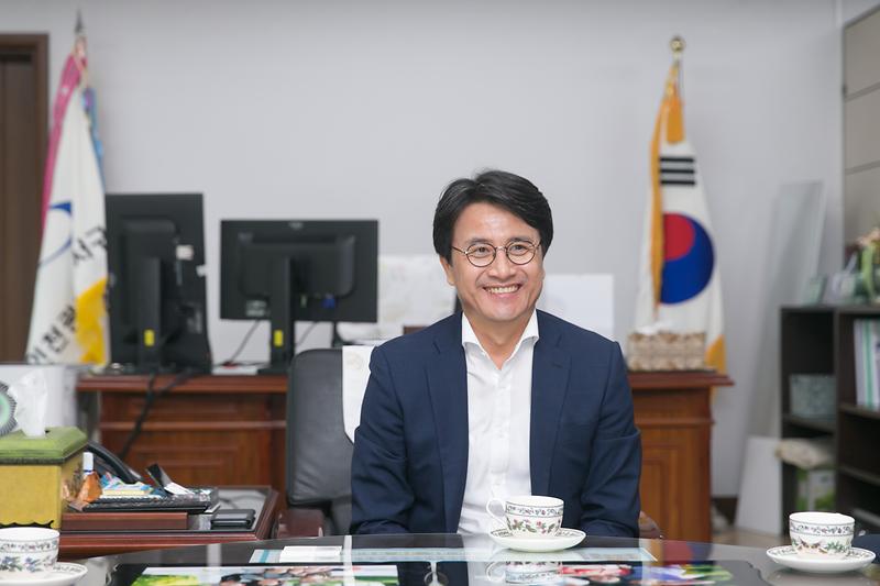 Young-3210.jpg 이미지