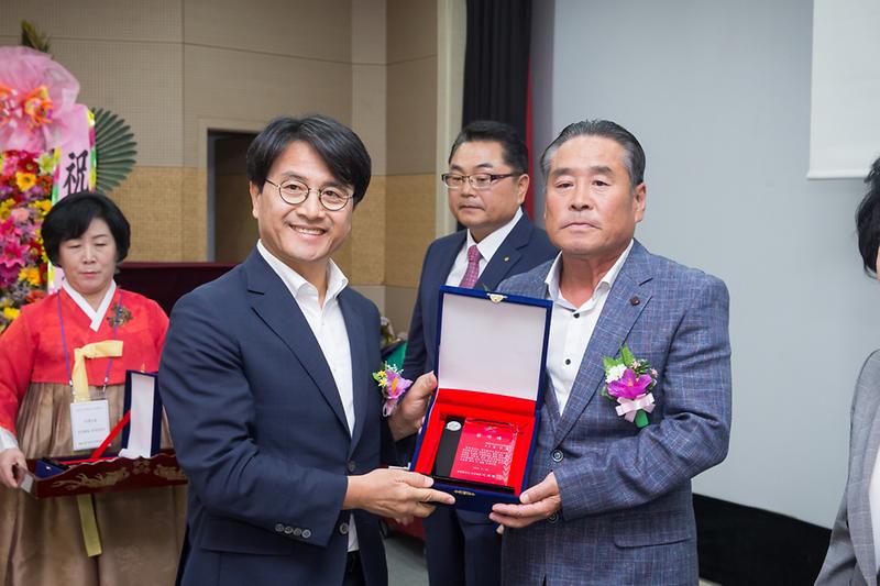 Young-3223.jpg 이미지