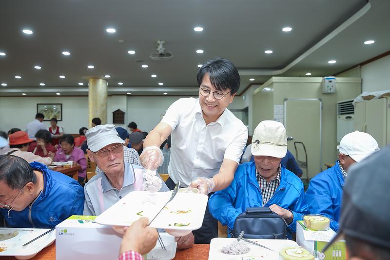 Young-3779.jpg 이미지