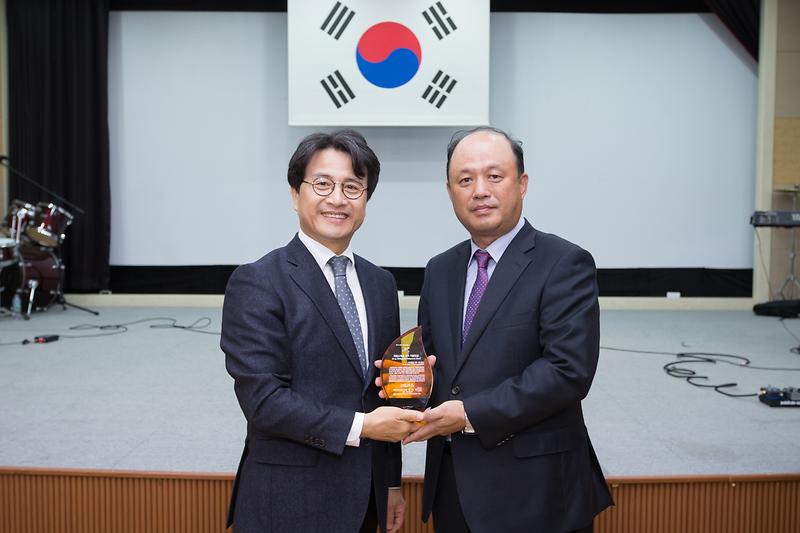 Young-4043.jpg 이미지