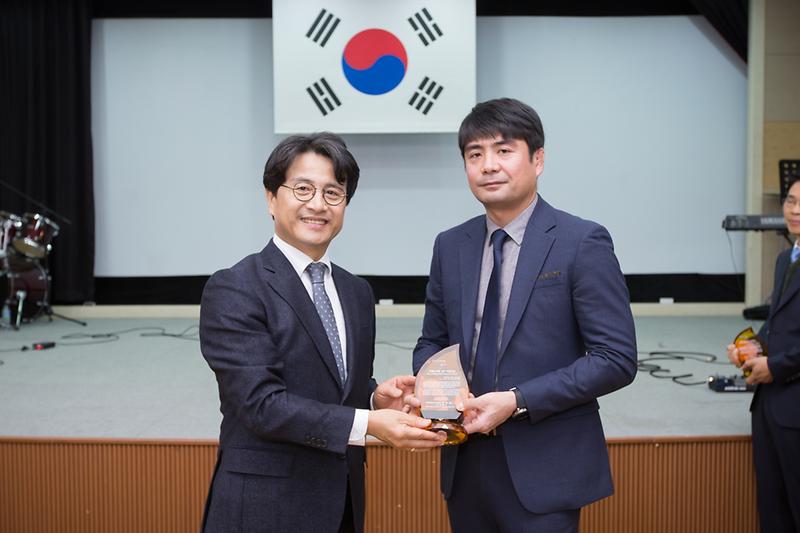 Young-4081.jpg 이미지