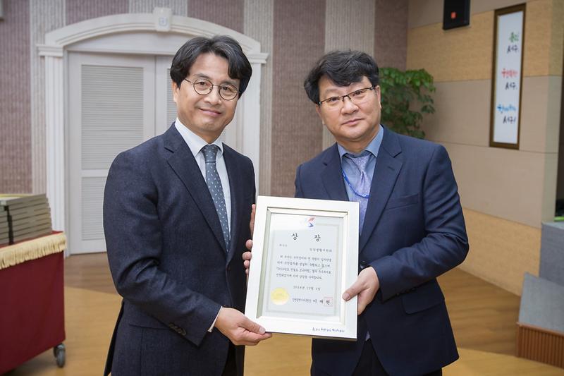 Young-4127.jpg 이미지