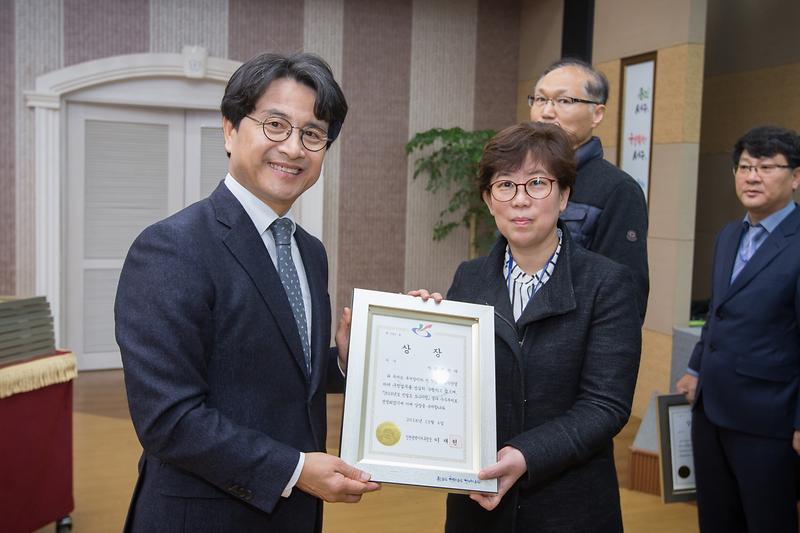 Young-4134.jpg 이미지