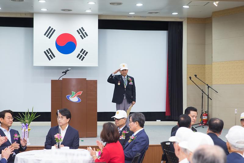 Young-4320.jpg 이미지