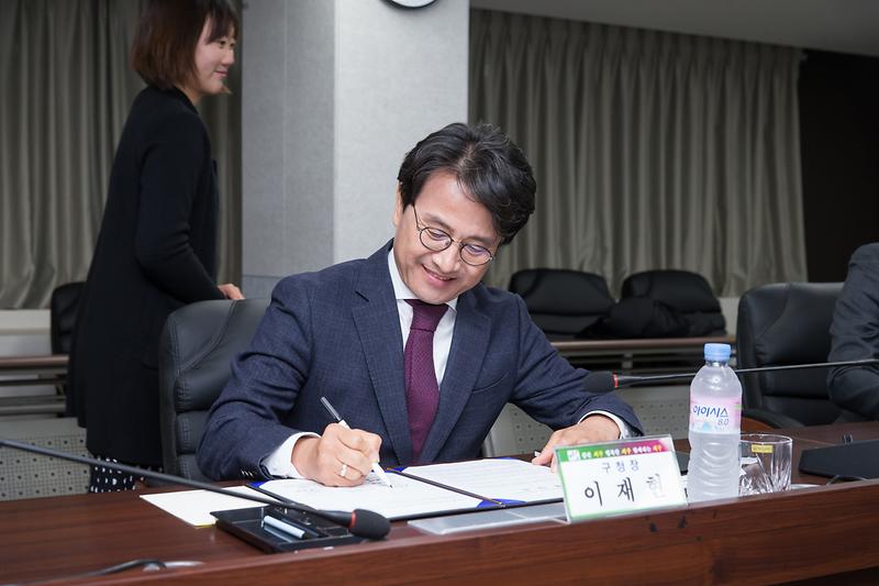 Young-4714.jpg 이미지