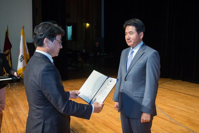 Young-4840.jpg 이미지