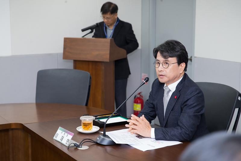 Young-4927.jpg 이미지