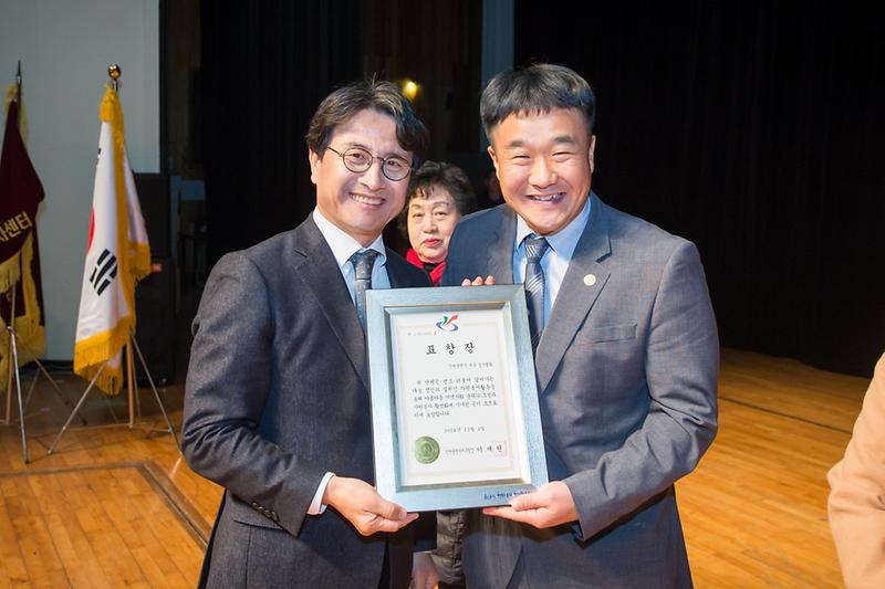 Young-5024.jpg 이미지