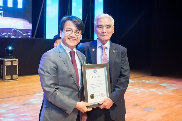 Young-5493.jpg 이미지