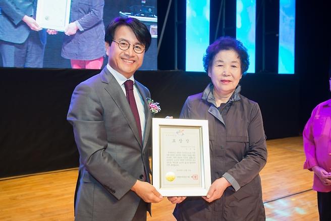 Young-5607.jpg 이미지