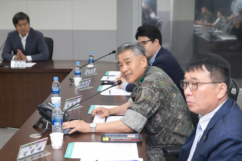 Young-6403.jpg 이미지