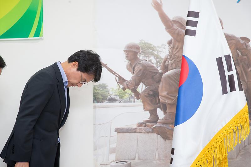 Young-6752.jpg 이미지