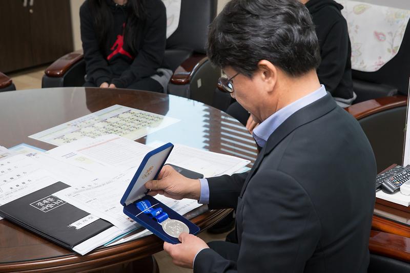 Young-7100.jpg 이미지