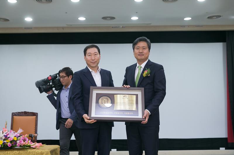 Young-7100.jpg 이미지