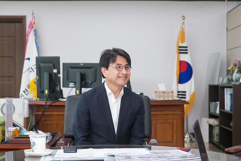 Young-7315.jpg 이미지