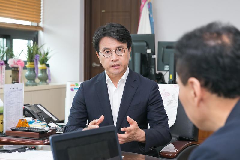 Young-7348.jpg 이미지