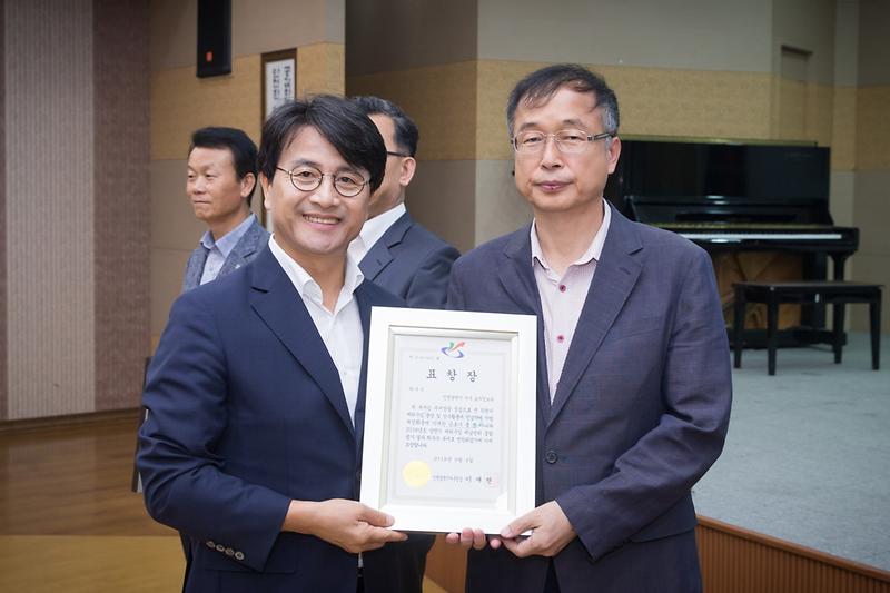 Young-7422.jpg 이미지