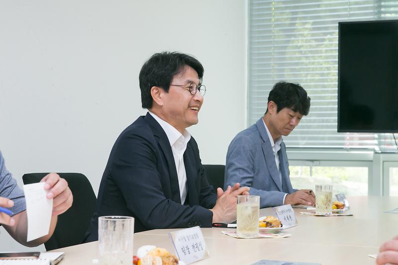 Young-7586.jpg 이미지