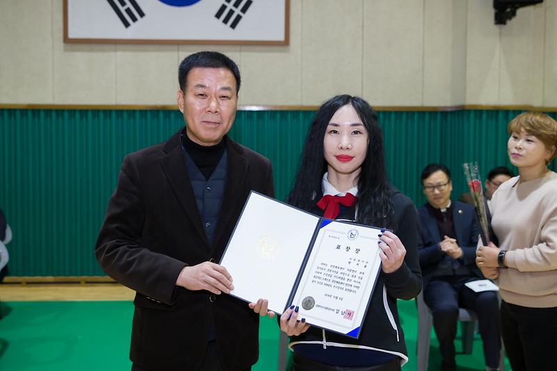 Young-7728.jpg 이미지