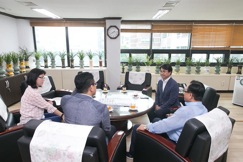 Young-7902.jpg 이미지