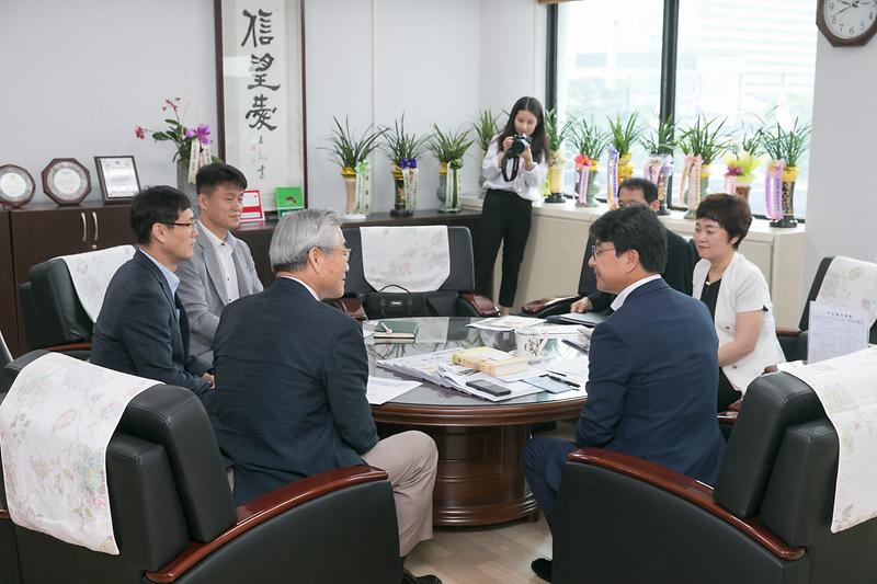 Young-8187.jpg 이미지