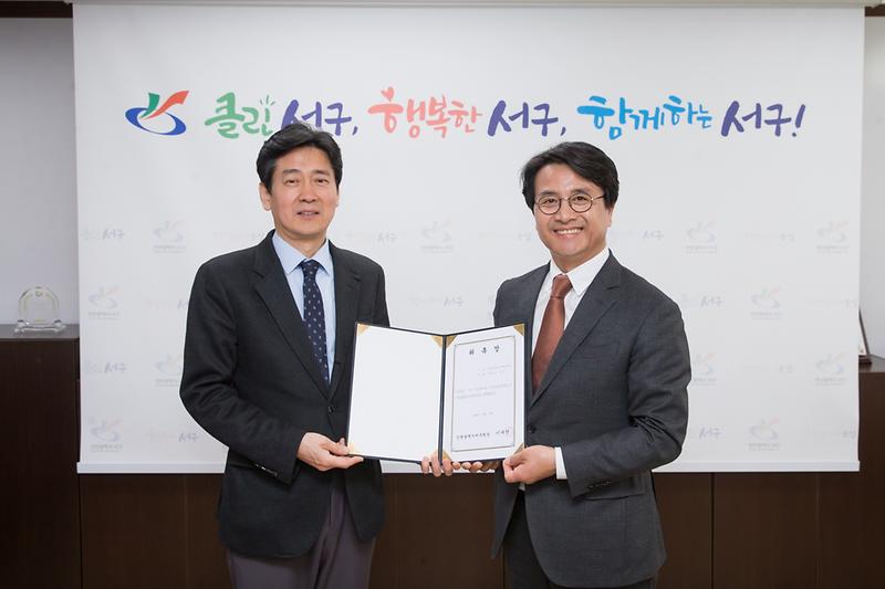 Young-8257.jpg 이미지