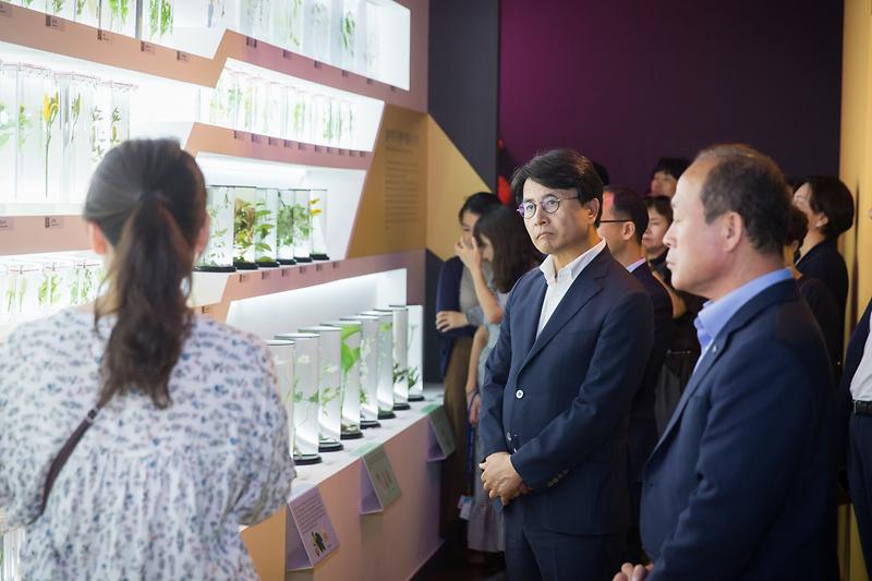 Young-8523.jpg 이미지