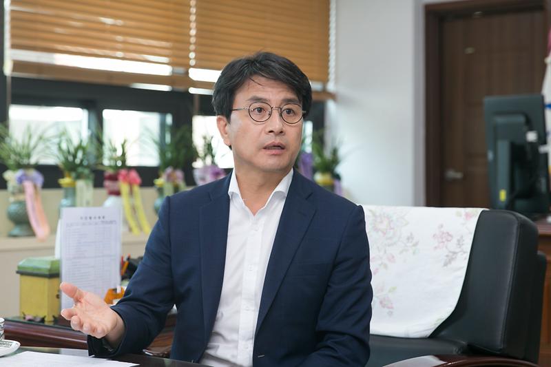 Young-8620.jpg 이미지