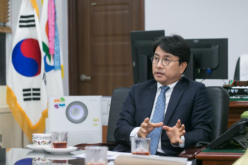 Young-8646.jpg 이미지