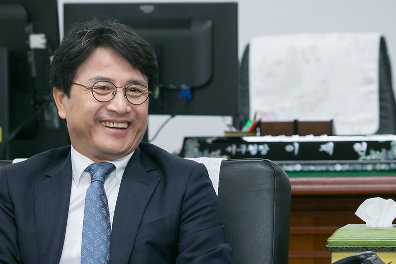 Young-8683.jpg 이미지