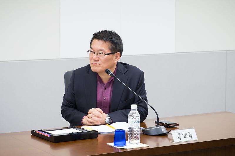 Young-8770.jpg 이미지