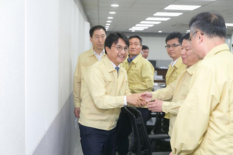 Young-8931.jpg 이미지