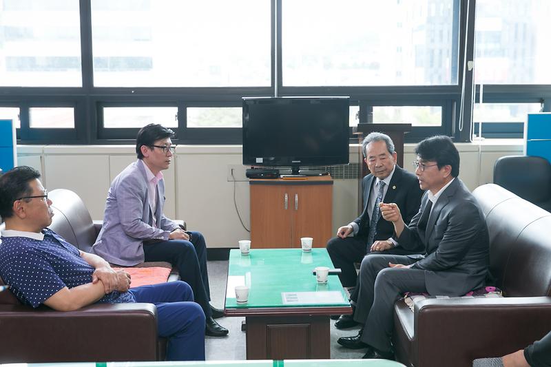 Young-9406.jpg 이미지