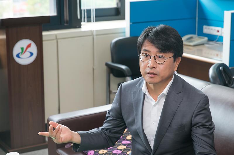 Young-9524.jpg 이미지