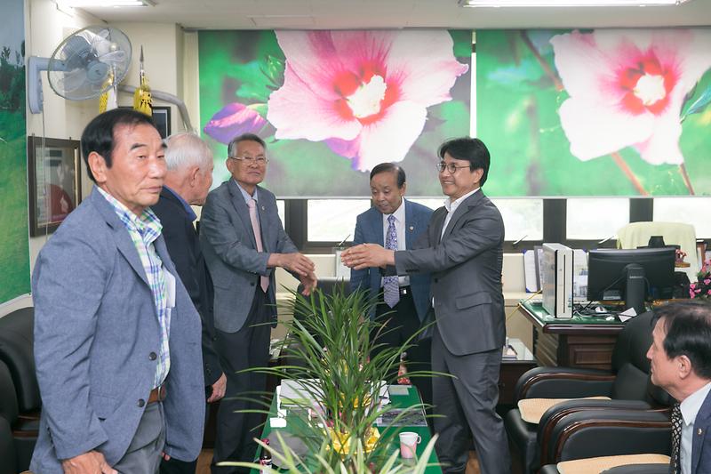 Young-9606.jpg 이미지