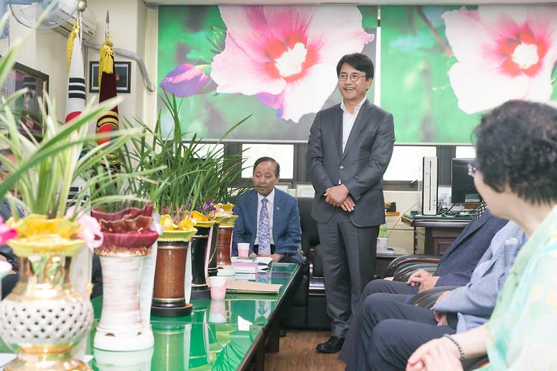 Young-9670.jpg 이미지