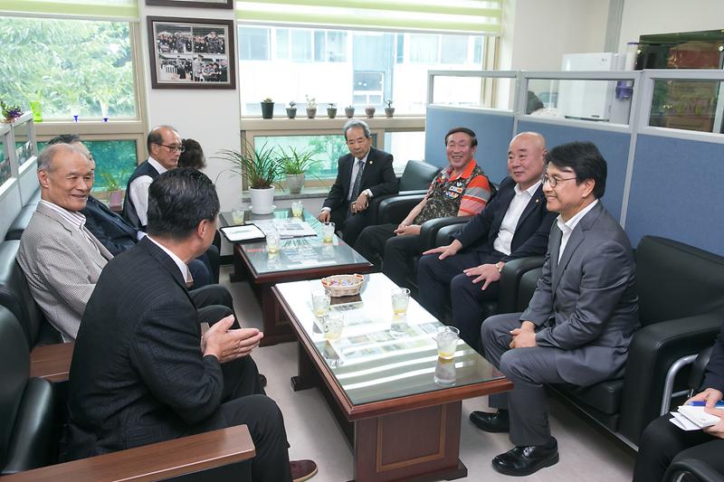 Young-9714.jpg 이미지