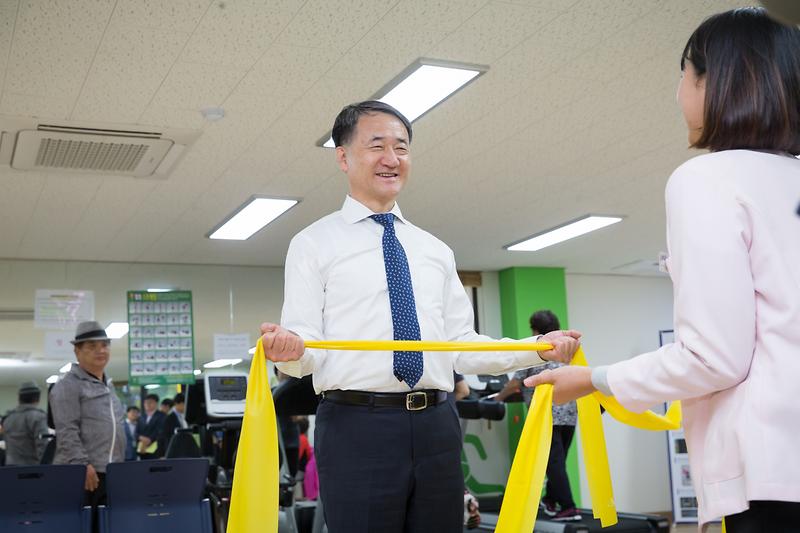 Young-9830.jpg 이미지