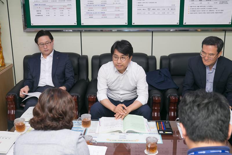 Young-9853.jpg 이미지