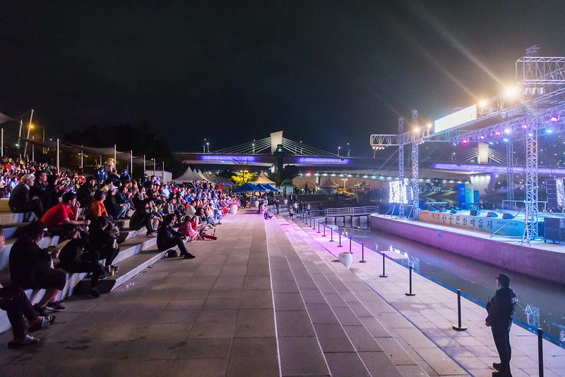 Young-9873.jpg 이미지