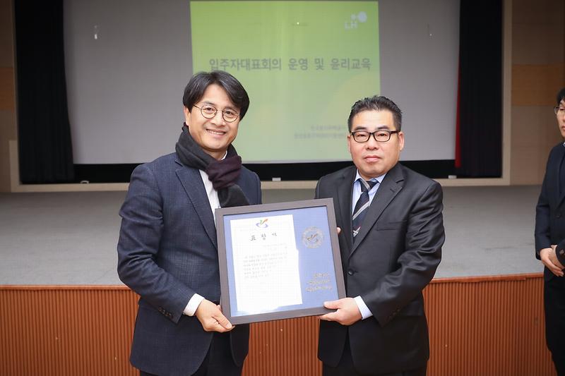 Young-1025.jpg 이미지