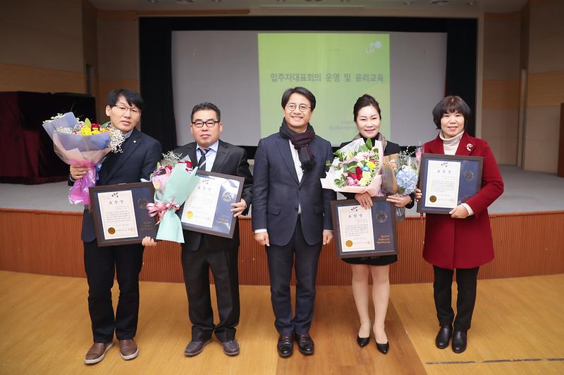 Young-1049.jpg 이미지