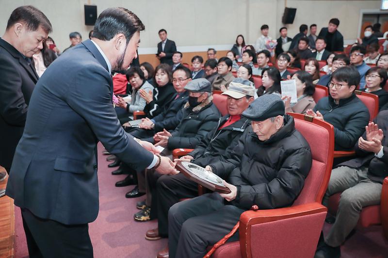 Young-1074.jpg 이미지