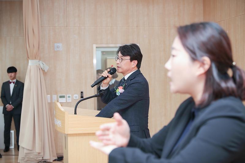 Young-1118.jpg 이미지