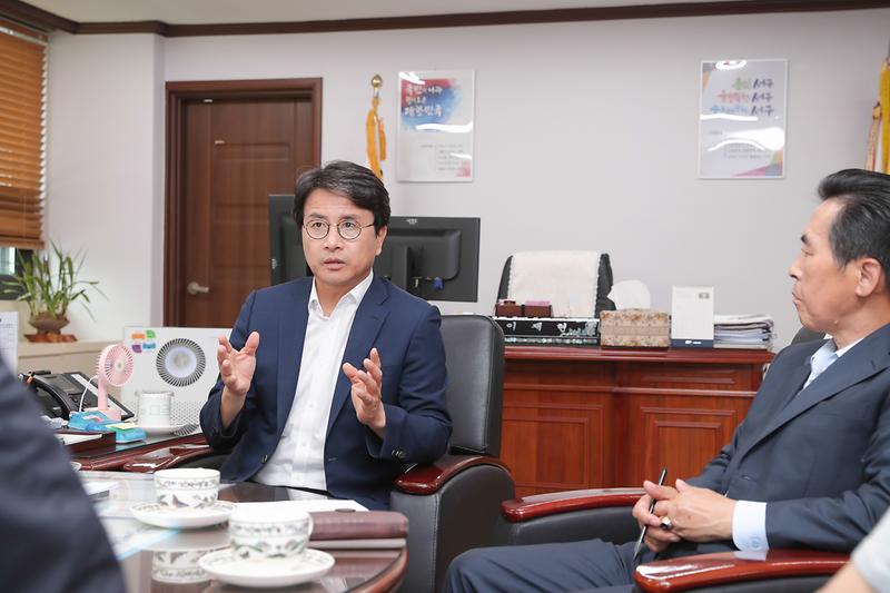 Young-1345.jpg 이미지